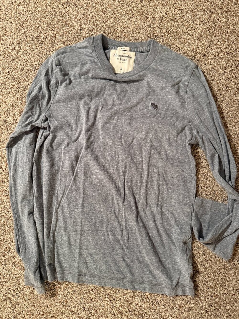 Mens Small Abercrombie & Fitch Grey long sleeve tee